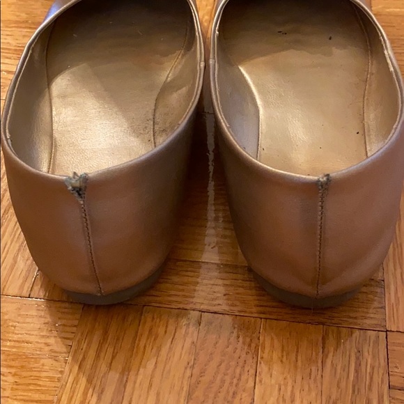 Gold Kenneth Cole Reaction flats - Picture 3 of 4